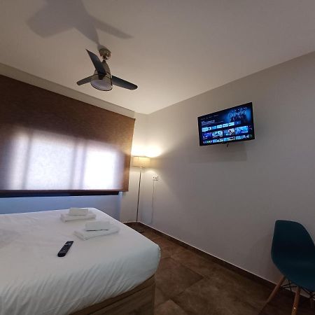 Apartamento Acogedor Junto A Calle Betis, Triana-Los Remedios Севиля Екстериор снимка