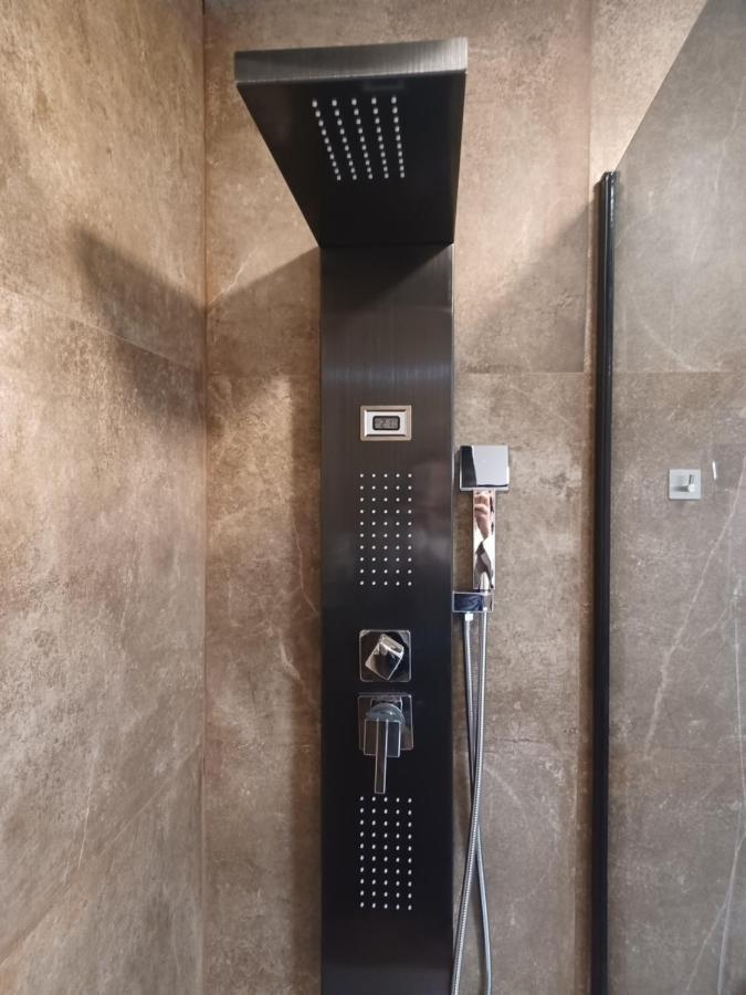 Apartamento Acogedor Junto A Calle Betis, Triana-Los Remedios Севиля Екстериор снимка