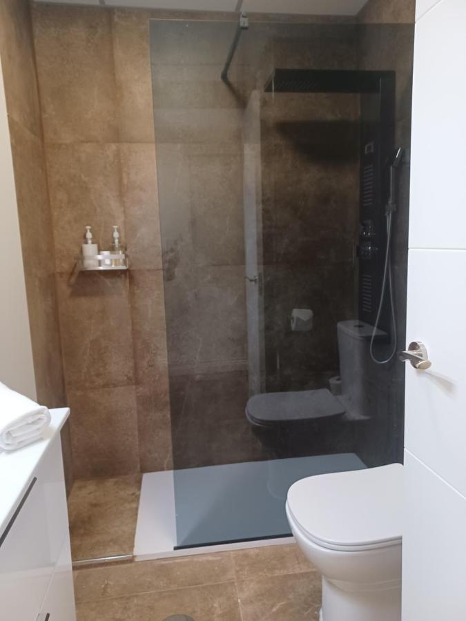 Apartamento Acogedor Junto A Calle Betis, Triana-Los Remedios Севиля Екстериор снимка