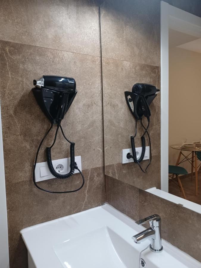 Apartamento Acogedor Junto A Calle Betis, Triana-Los Remedios Севиля Екстериор снимка