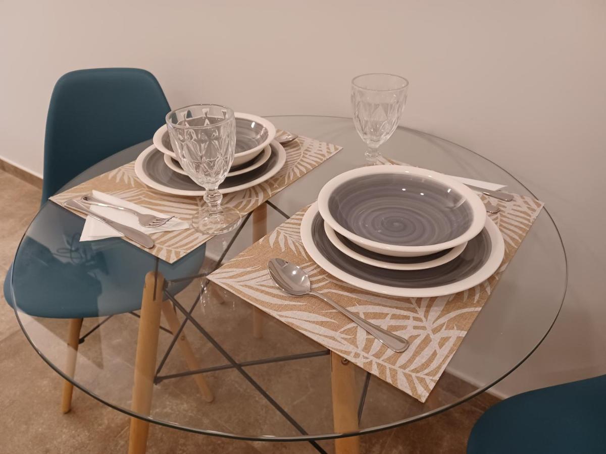 Apartamento Acogedor Junto A Calle Betis, Triana-Los Remedios Севиля Екстериор снимка