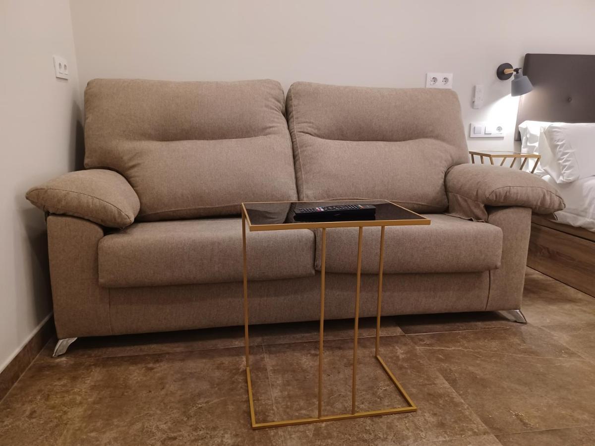 Apartamento Acogedor Junto A Calle Betis, Triana-Los Remedios Севиля Екстериор снимка