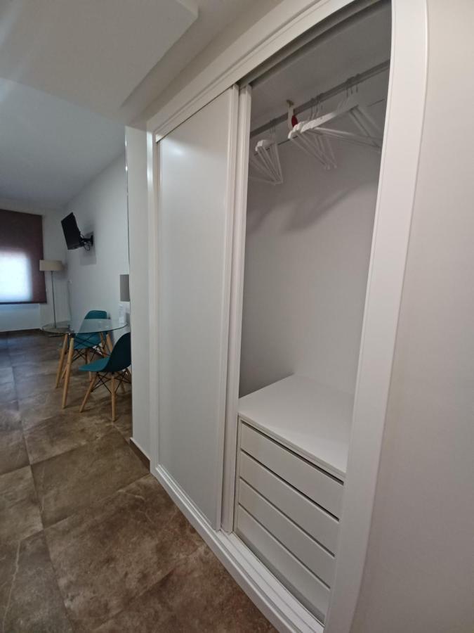 Apartamento Acogedor Junto A Calle Betis, Triana-Los Remedios Севиля Екстериор снимка