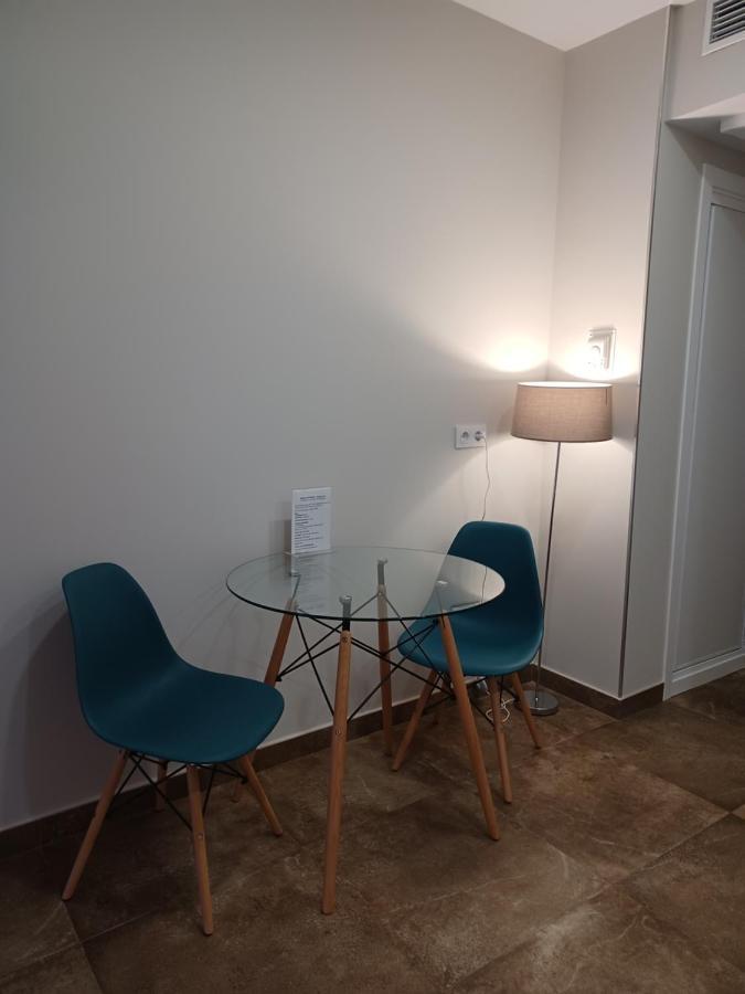 Apartamento Acogedor Junto A Calle Betis, Triana-Los Remedios Севиля Екстериор снимка