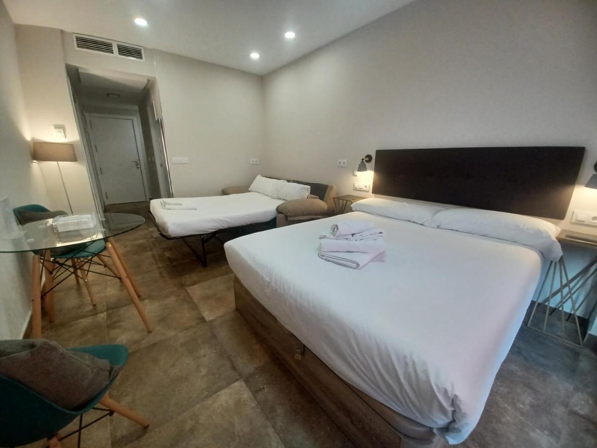 Apartamento Acogedor Junto A Calle Betis, Triana-Los Remedios Севиля Екстериор снимка
