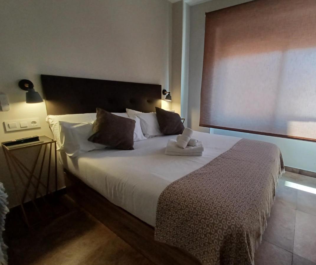 Apartamento Acogedor Junto A Calle Betis, Triana-Los Remedios Севиля Екстериор снимка