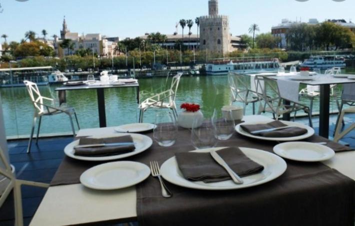 Apartamento Acogedor Junto A Calle Betis, Triana-Los Remedios Севиля Екстериор снимка