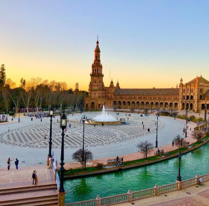 Apartamento Acogedor Junto A Calle Betis, Triana-Los Remedios Севиля Екстериор снимка